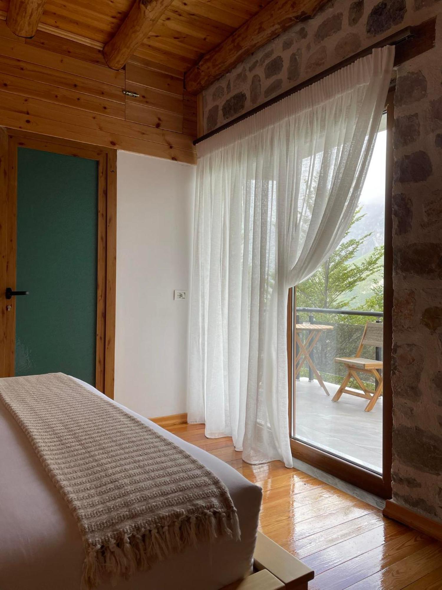 Valter & Drita'S Guesthouse Theth Esterno foto