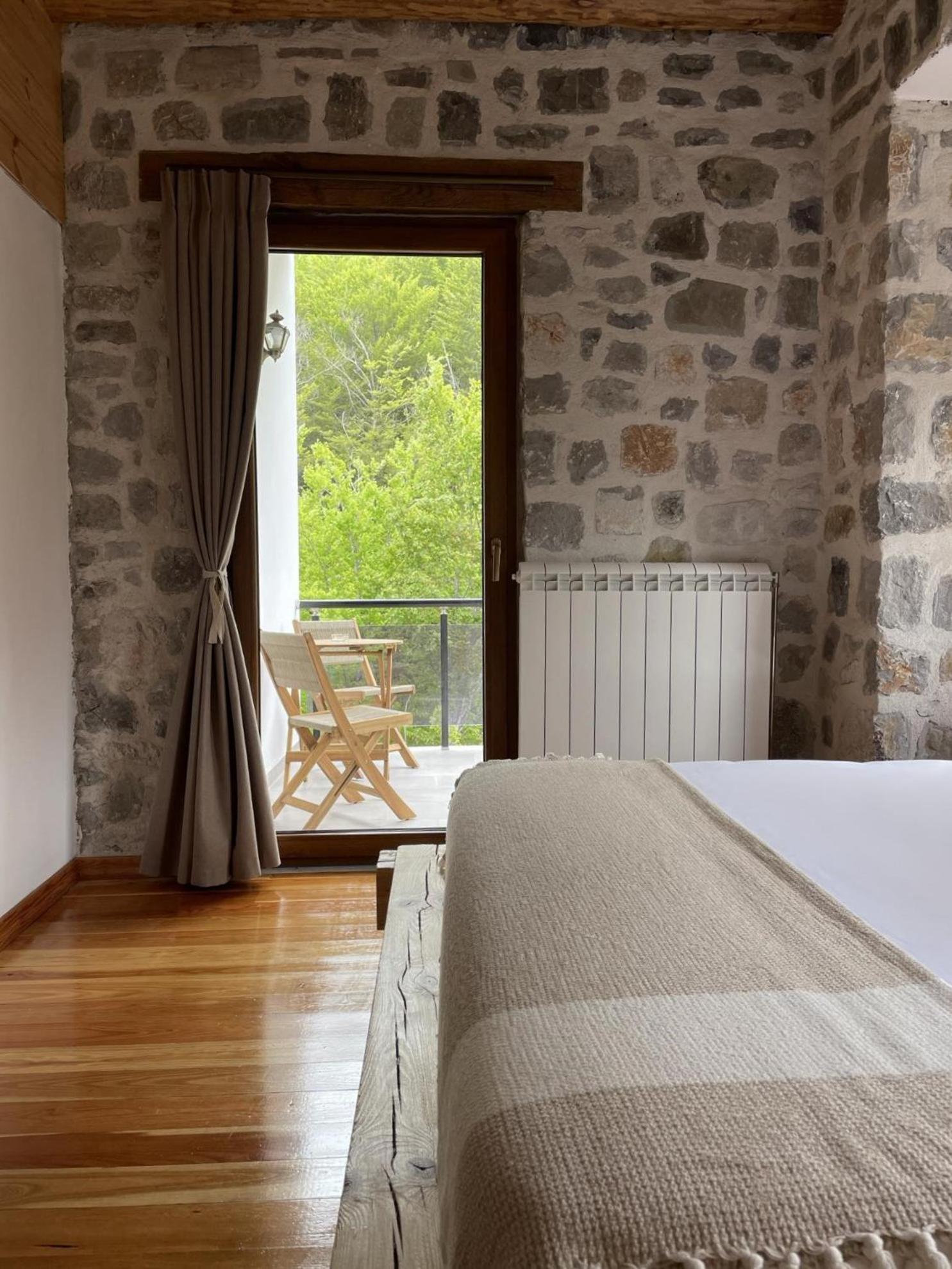 Valter & Drita'S Guesthouse Theth Esterno foto