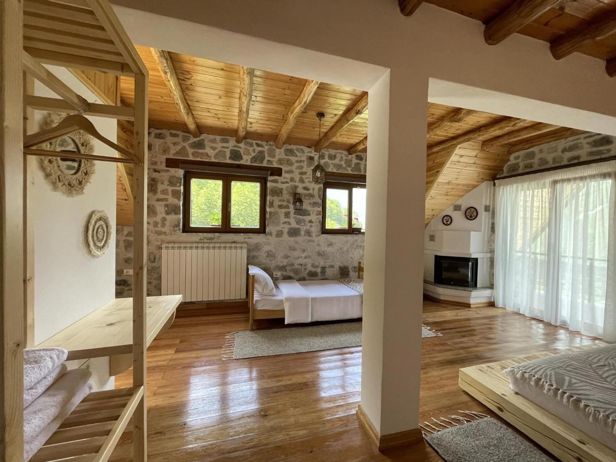 Valter & Drita'S Guesthouse Theth Esterno foto