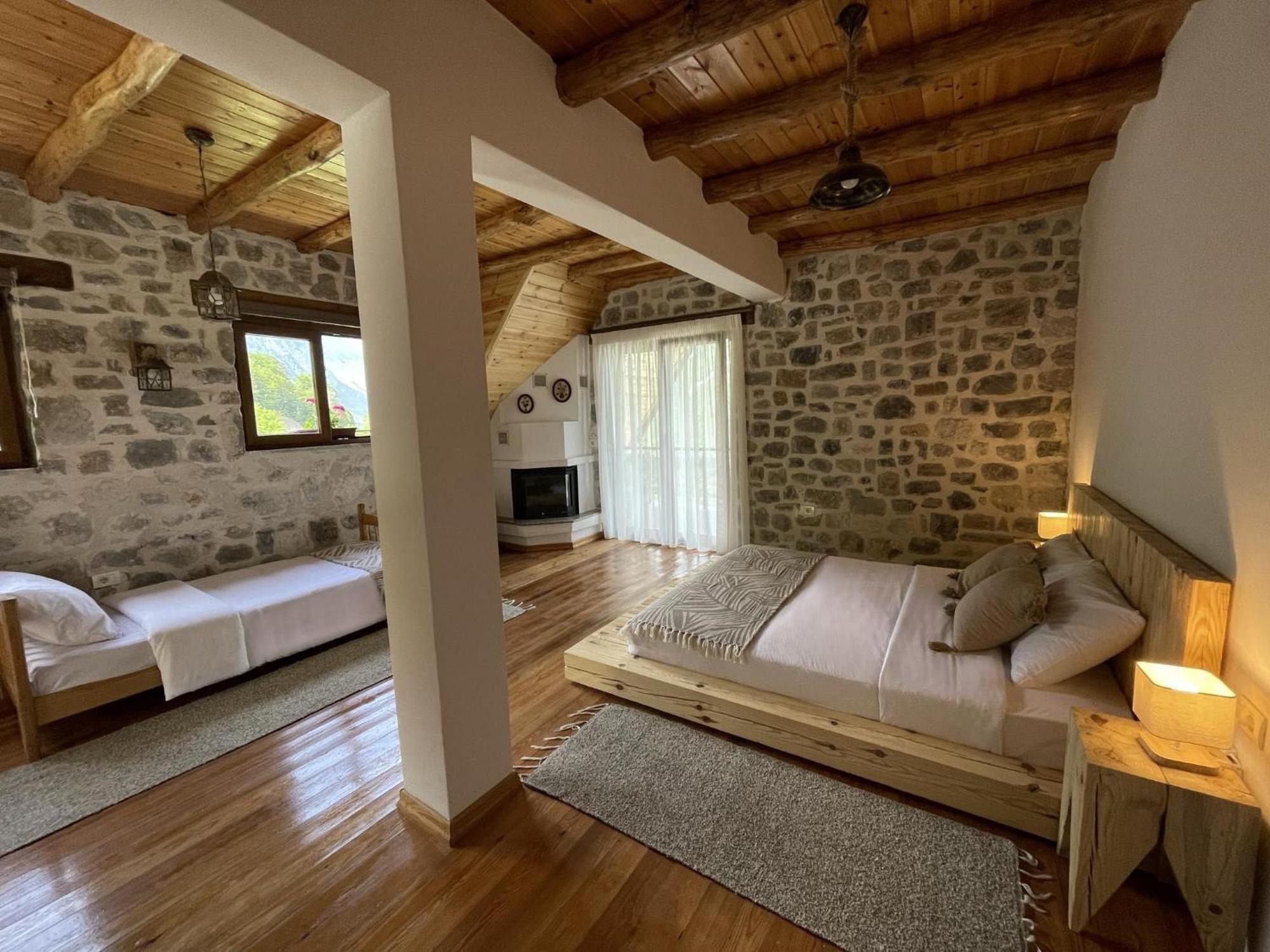 Valter & Drita'S Guesthouse Theth Esterno foto