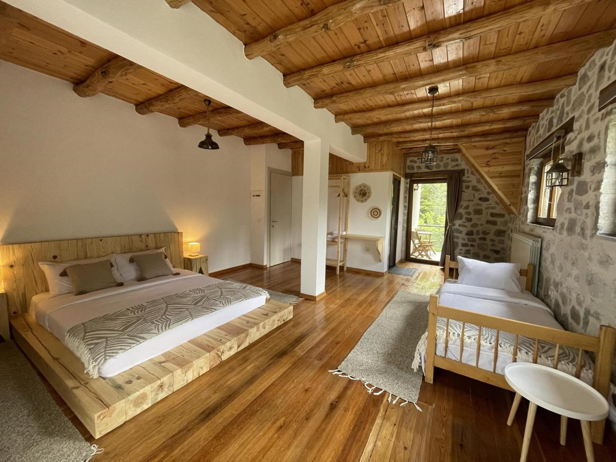 Valter & Drita'S Guesthouse Theth Esterno foto