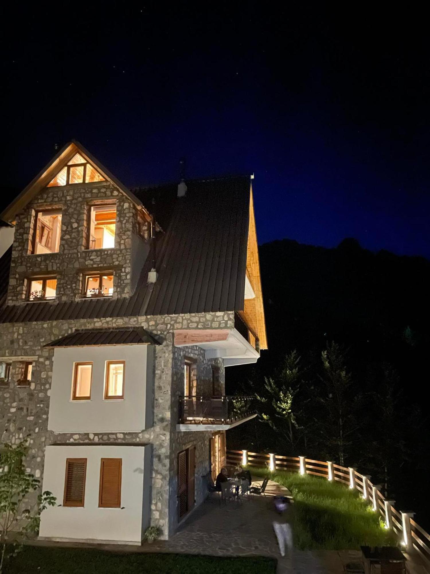 Valter & Drita'S Guesthouse Theth Esterno foto