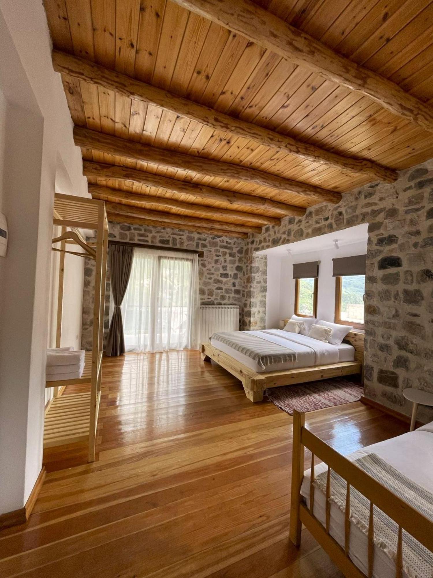 Valter & Drita'S Guesthouse Theth Esterno foto